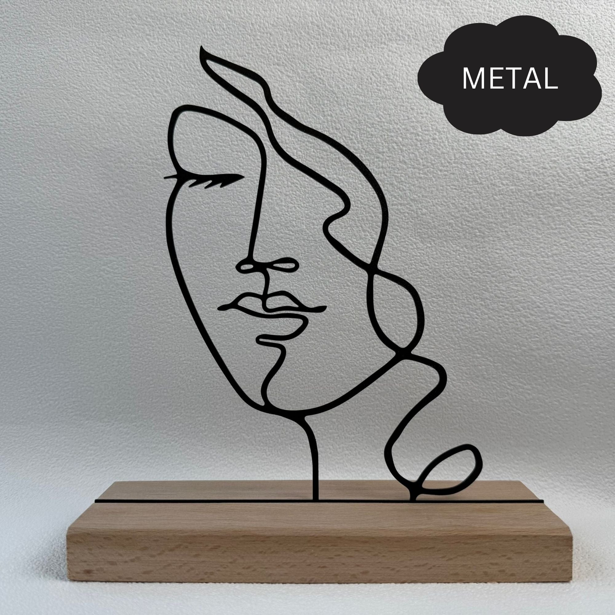 ATLAS – Femme aux cheveux bouclés