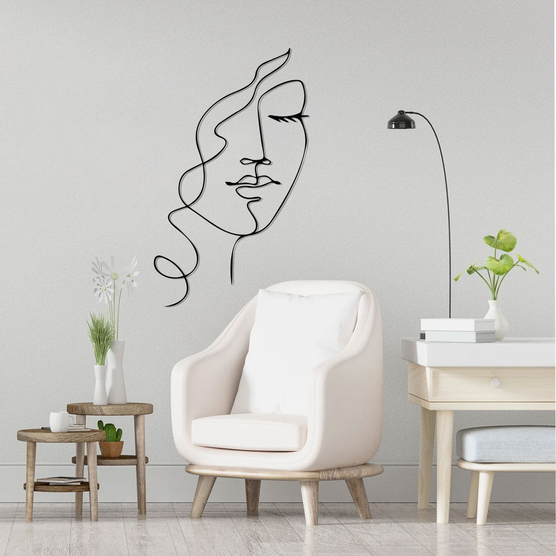 Décoration Murale en Métal - Femme aux cheveux bouclés