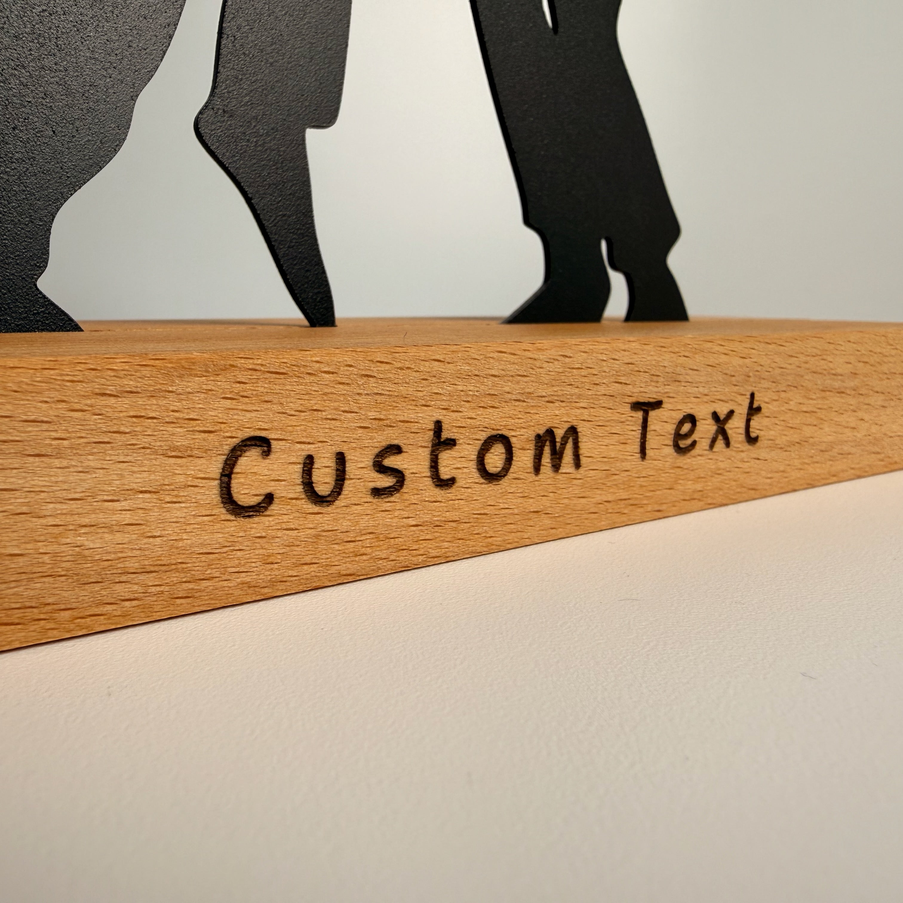 Die Kunst der Dekoration, Metall & Holz – Pulp Fiction: Der ikonische Tanz (V.02)