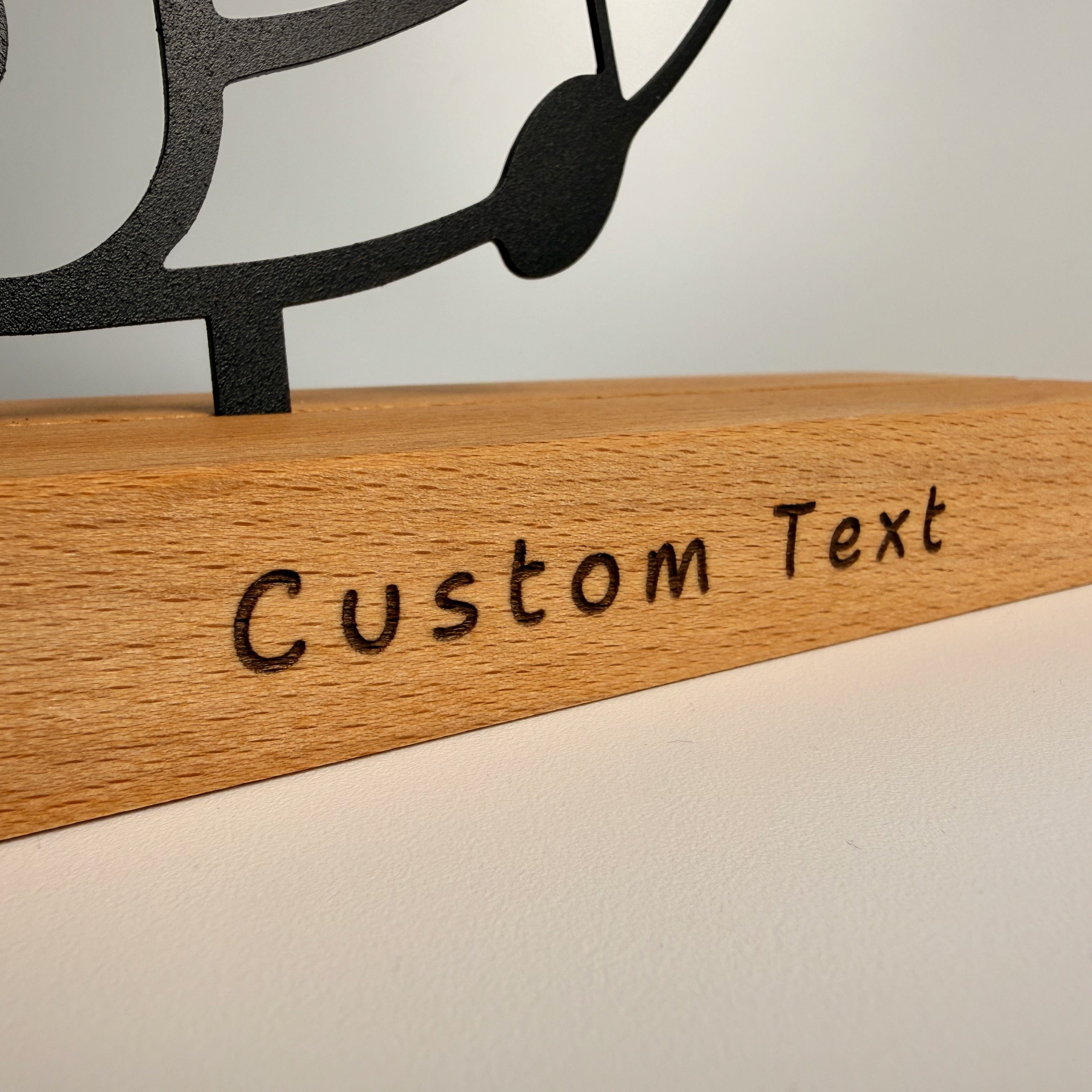 The art of decoration, metal & wood – Music notes