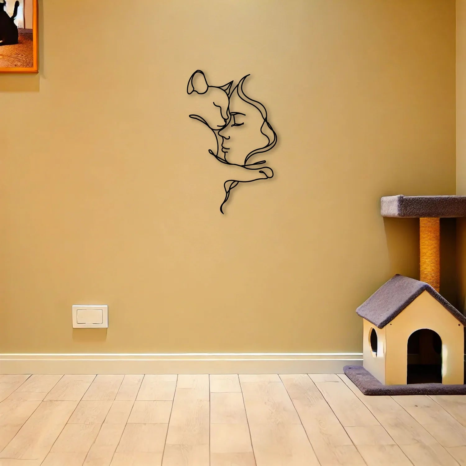 Décoration murale en métal noir - Femme et chat